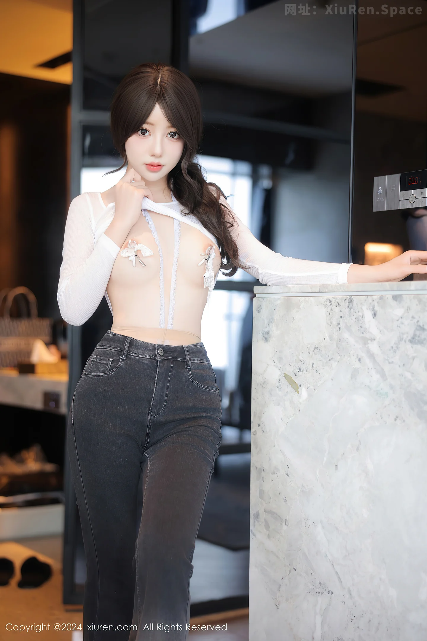 图片[5]-[XiuRen秀人网] VOL.9524 模特桃妖夭性感白T配牛仔裤露白色情趣内衣秀惹火身材诱惑写真89P-秀人网官方网站